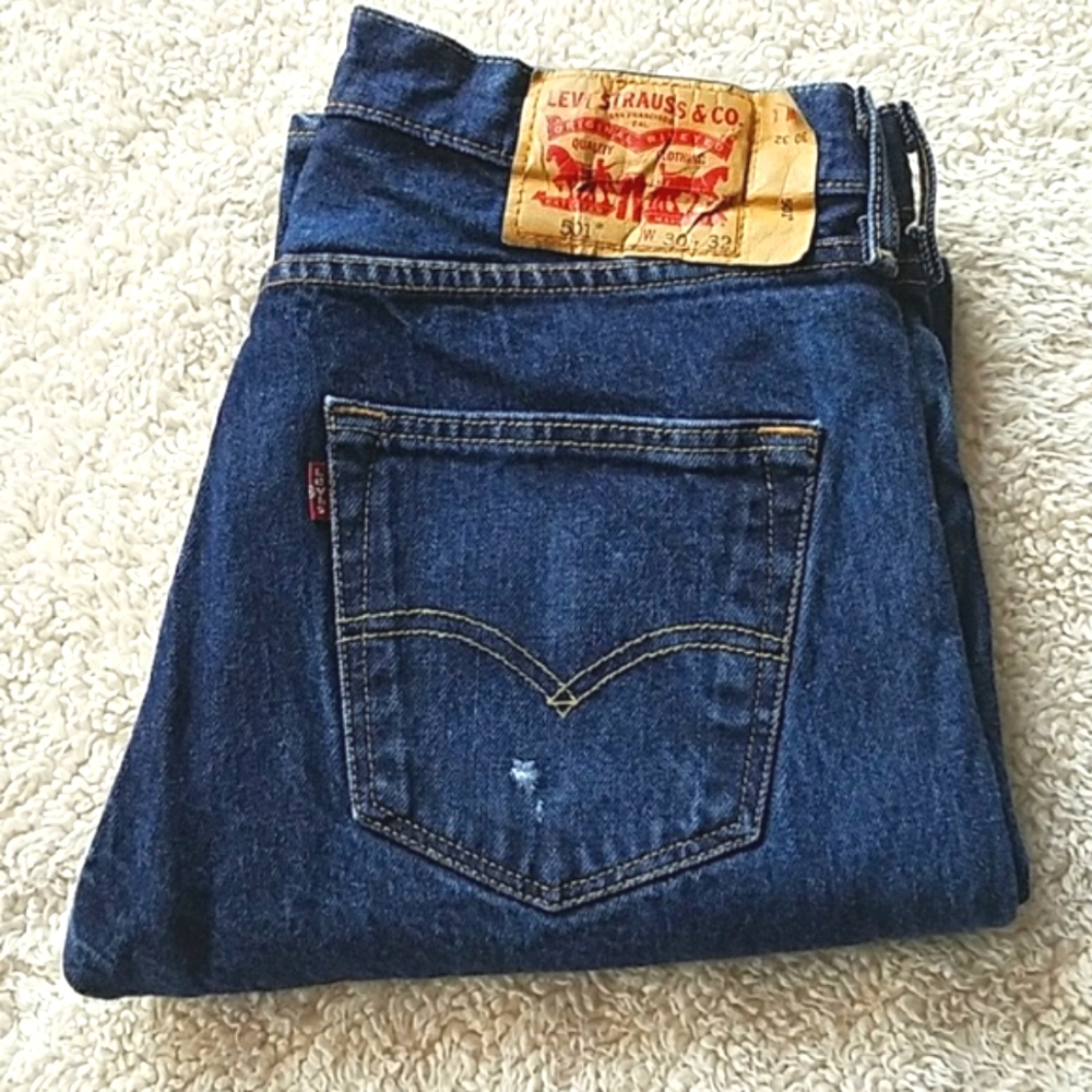 LEVI'S 501 BUTTONFLY JEANS ~🎊HP🎊 - Picture 2 of 6